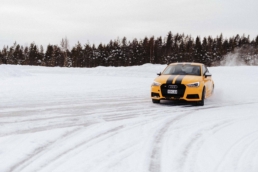 Upplev Vinter Racing Bilsport Sladda Drifting Drivecenter Arena Event Winter Challange Upplevelsepaket Upplevelsedag 1