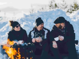 JW 220302 143229 some vinter häng skoter eld