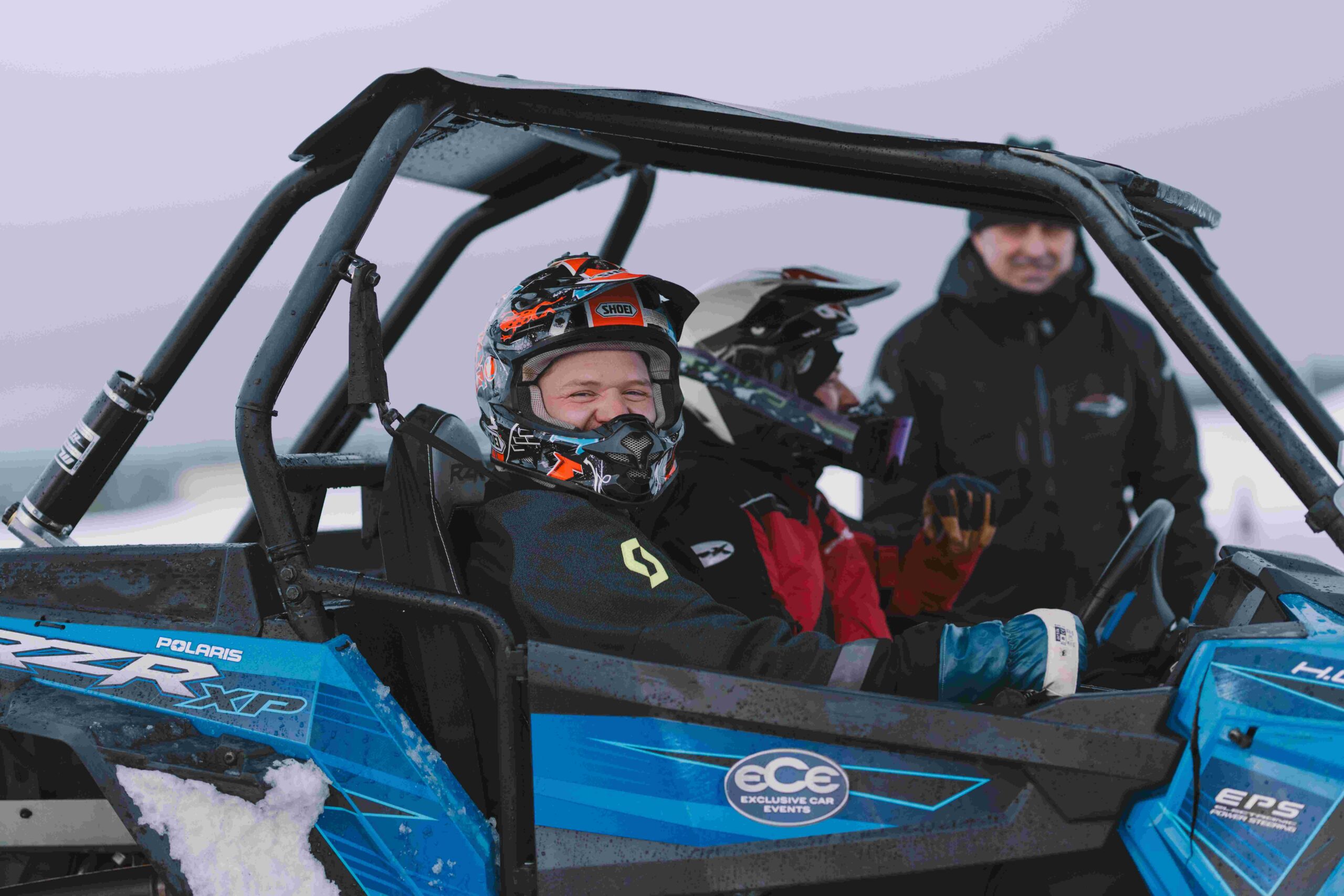 JW 240301 Polaris RZR